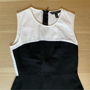 Banana Republic Black & White Color Block Sleeveless Pencil Dress - 00P